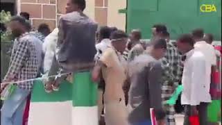 Daawo:Macallimiin Mudaharaad ka dhigay Afaafka hore ee Wasaarada Waxbarashada Somaliland