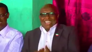 Daawo:Muqaal Xasaasiya+M/weyne Muuse Biixi oo Shacabka ka gadaya siyaasiyiin uu keli-Assayle kaga talaabay