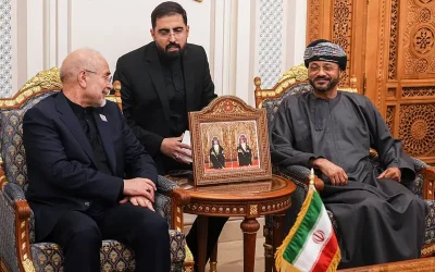 Cumaan oo war cusub kasoo saartay marinka Hormus kadib saaraakiishii Iiraan ee booqday dalkaas