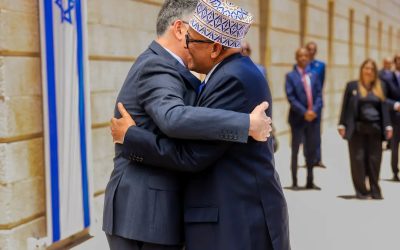 Wasiirka arimaha dibada ee Israel ayaa si hab-maamuus diblomaasiyadeed oo sare leh u qaabilay Madaxweyne Cirro